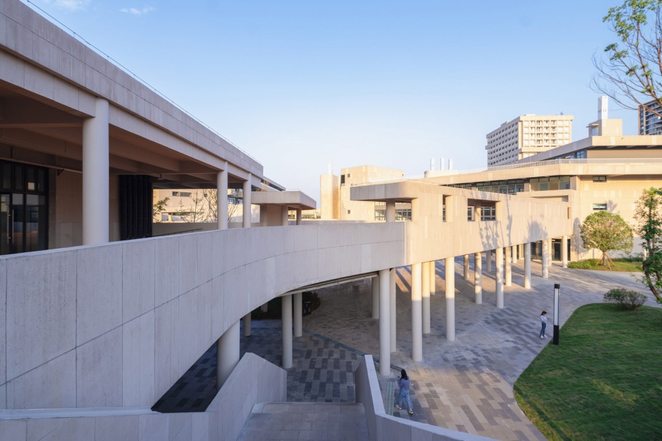 小學設計,學校設計,校園設計,學校設計案例,校園改造,學校裝修,中學設計,成都外國語學校仁壽校區,成都,江蘇中銳華東建築設計研究院有限公司榮朝暉工作室