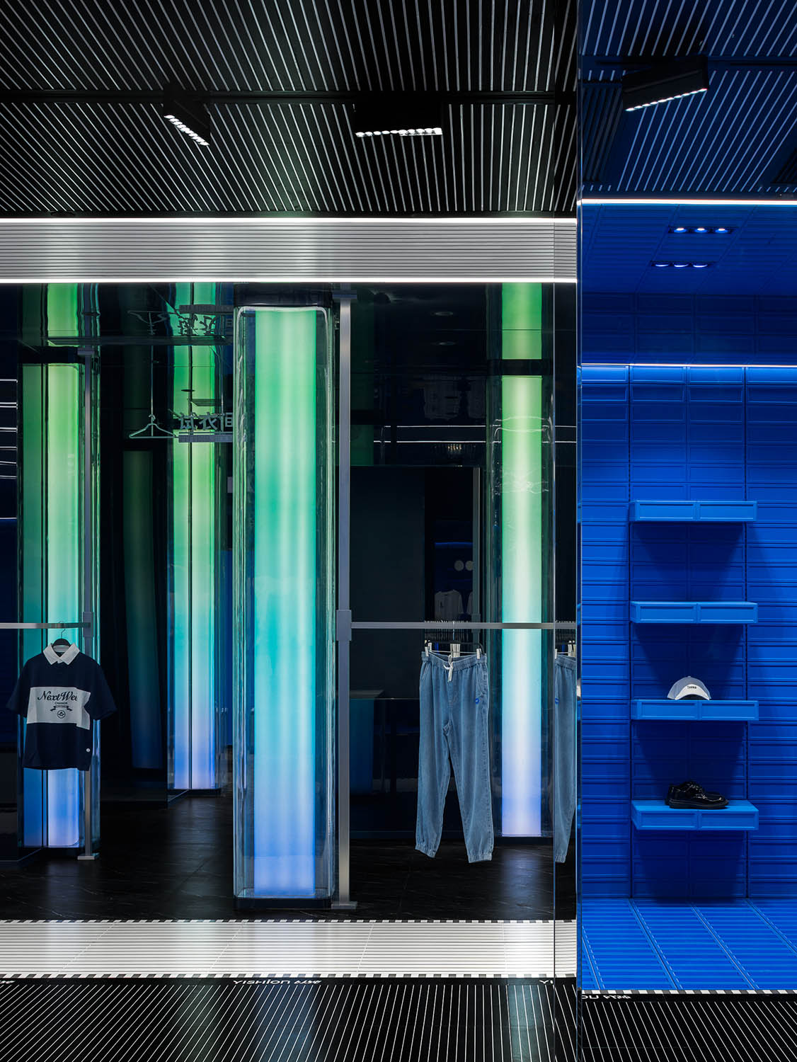 服裝店設計,零售店設計,服裝零售店設計,服裝店設計案例,服裝店設計方案,旗艦店設計,服裝概念店,服裝旗艦店,長沙,以純旗艦店,唯想國際,李想