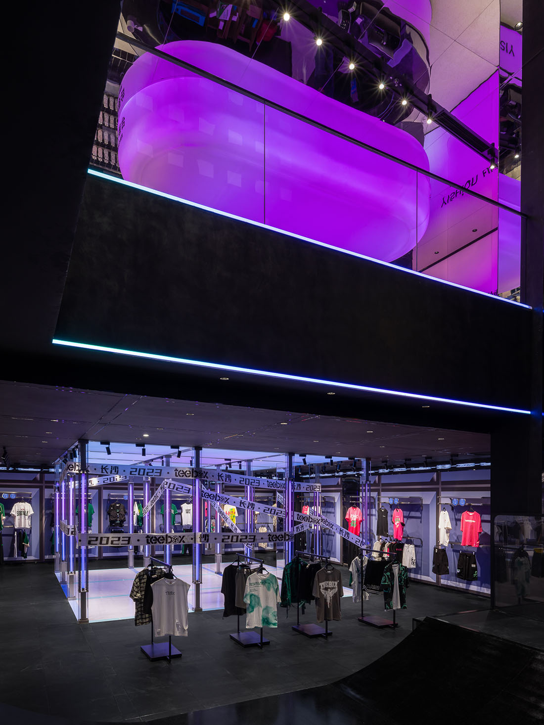 服裝店設計,零售店設計,服裝零售店設計,服裝店設計案例,服裝店設計方案,旗艦店設計,服裝概念店,服裝旗艦店,長沙,以純旗艦店,唯想國際,李想