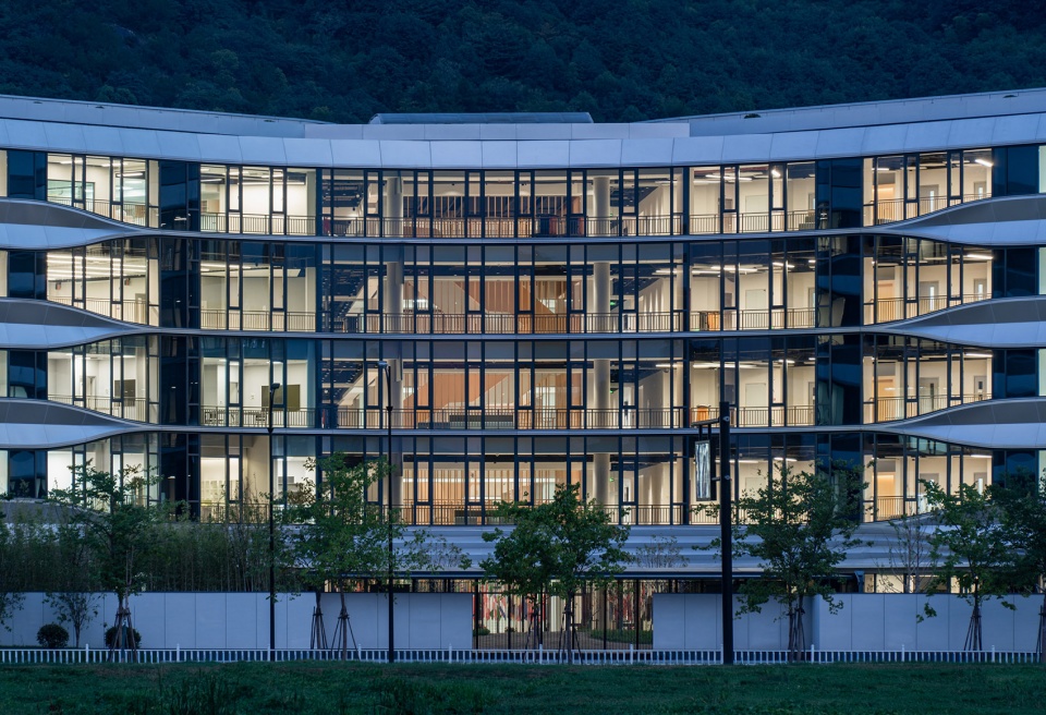 幼兒園設計,中學設計,小學設計,學校設計,校園設計,學校設計案例,校園改造,學校裝修,HIS杭州國際學校,杭州,line+建築事務所,gad