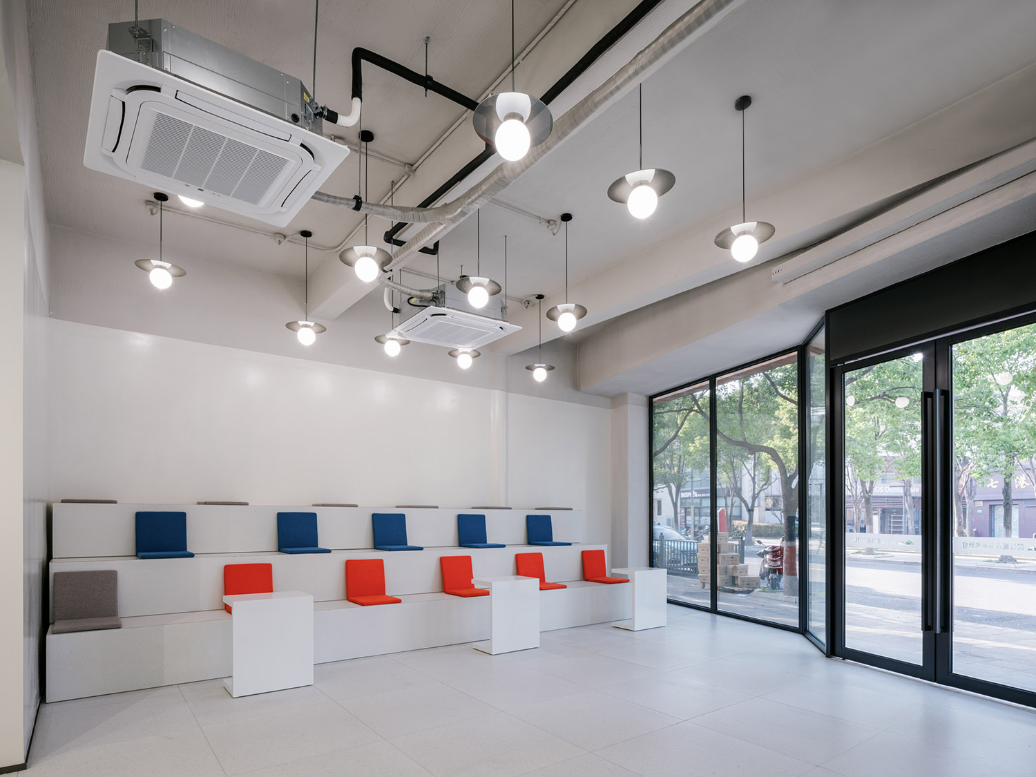 書店設計,商店設計,書店零售店設計,書店設計案例,書店設計方案,外立麵改造,書店外立麵改造設計,商店外立麵改造,上海,幸樂路城市書屋,三益建築設計