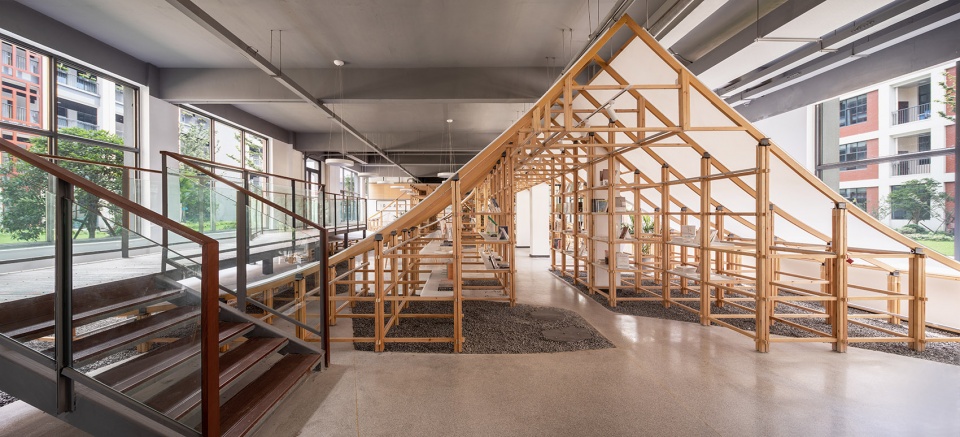 書店設計,商店設計,書店零售店設計,書店設計案例,書店設計方案,“書山”新華書店餘高店,杭州,田之間建築,植田建築