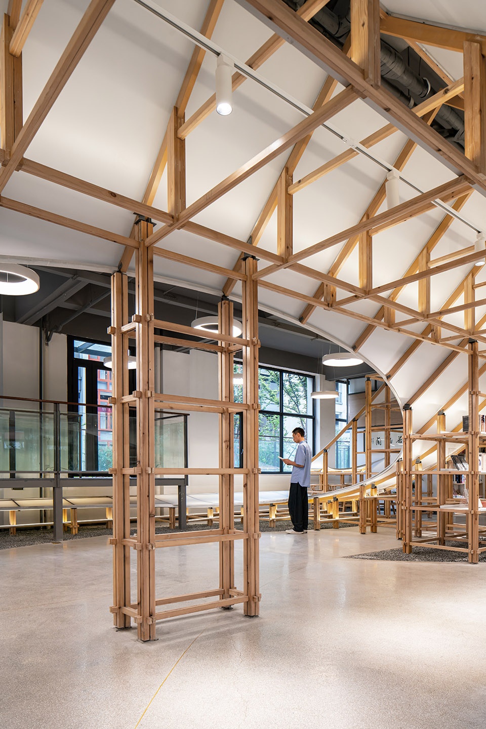 書店設計,商店設計,書店零售店設計,書店設計案例,書店設計方案,“書山”新華書店餘高店,杭州,田之間建築,植田建築