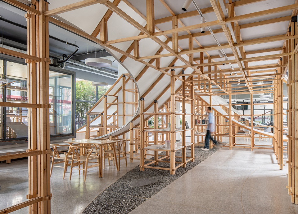 書店設計,商店設計,書店零售店設計,書店設計案例,書店設計方案,“書山”新華書店餘高店,杭州,田之間建築,植田建築