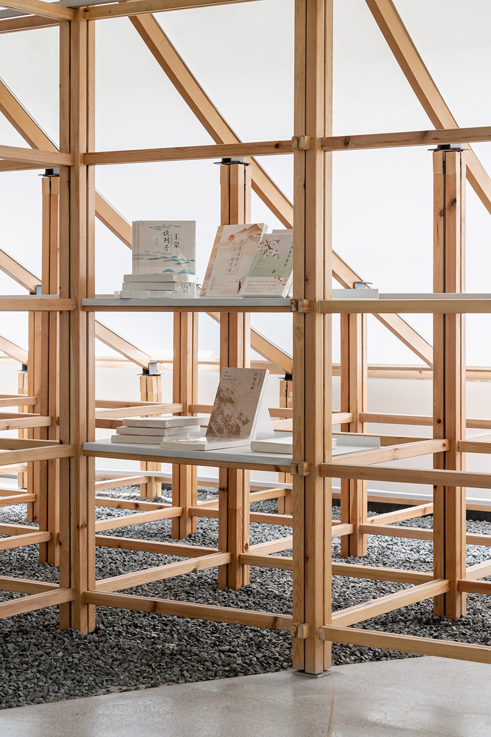 書店設計,商店設計,書店零售店設計,書店設計案例,書店設計方案,“書山”新華書店餘高店,杭州,田之間建築,植田建築