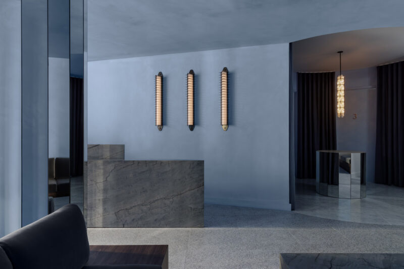 Nickolas Gurtler | 珀斯美容診所-以“天使”香水瓶為靈感