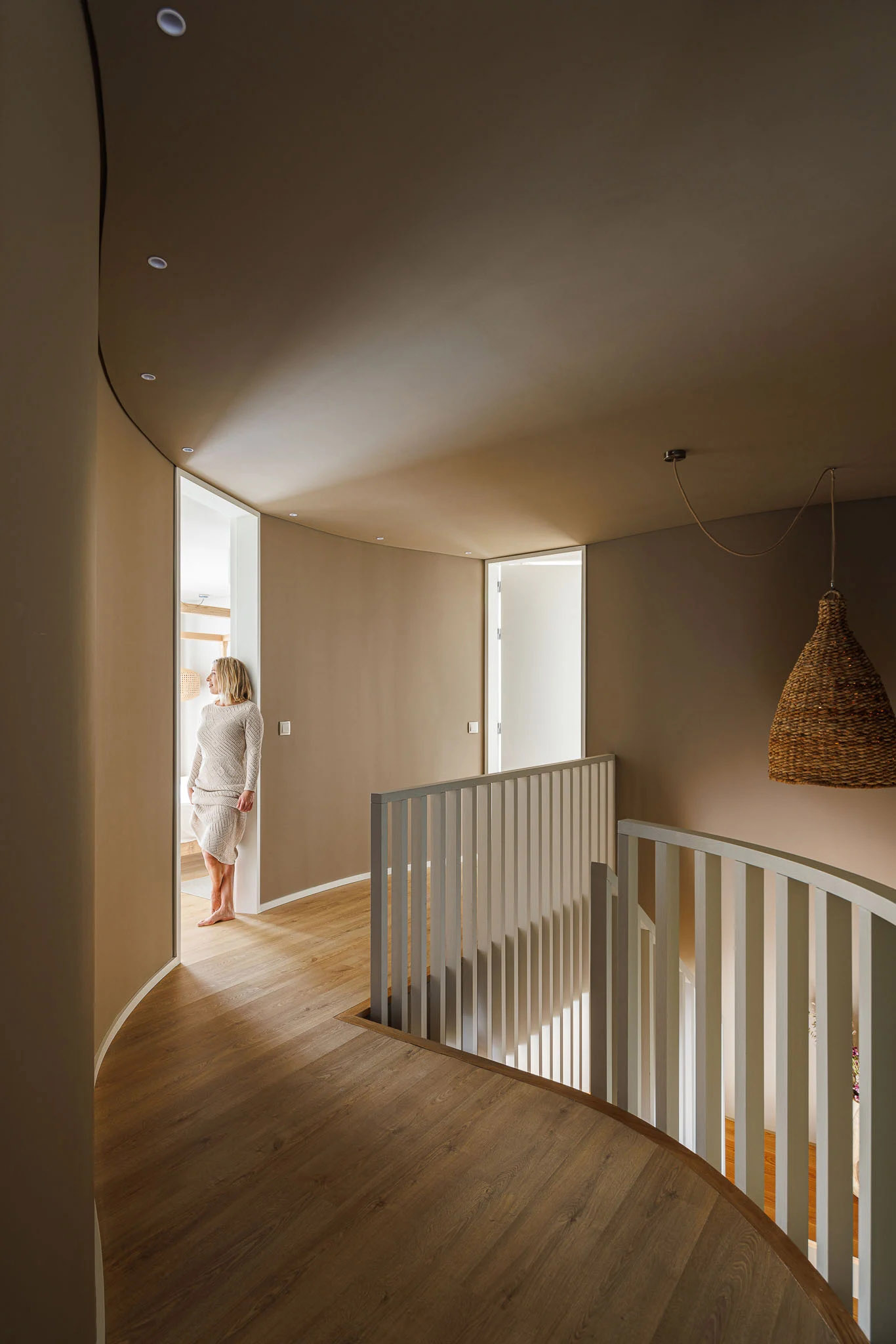 別墅設計,原木色別墅設計,Sandra Micaela Casinha Atelier,國外別墅設計案例,葡萄牙,波爾圖,別墅設計方案,庭院別墅