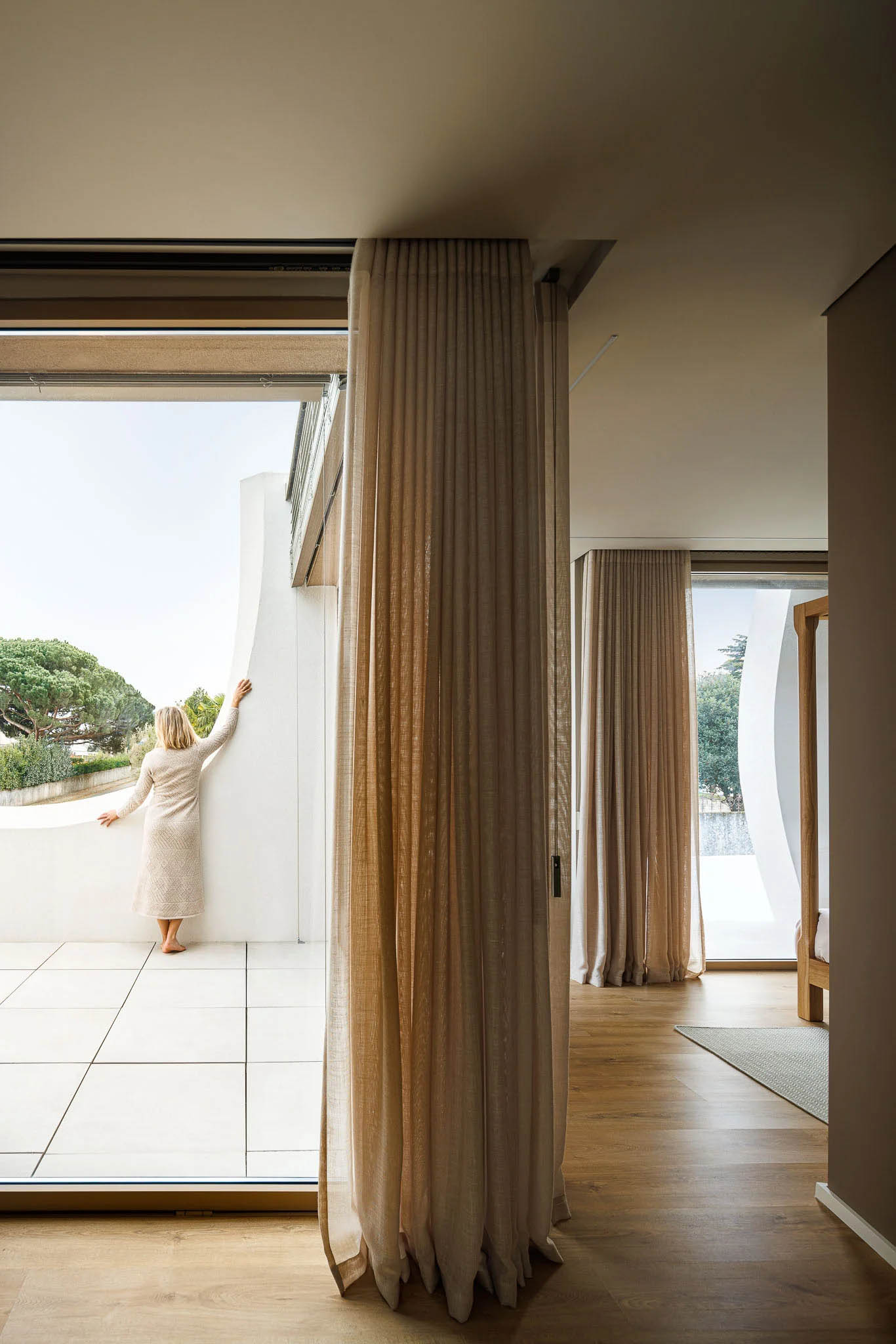 別墅設計,原木色別墅設計,Sandra Micaela Casinha Atelier,國外別墅設計案例,葡萄牙,波爾圖,別墅設計方案,庭院別墅