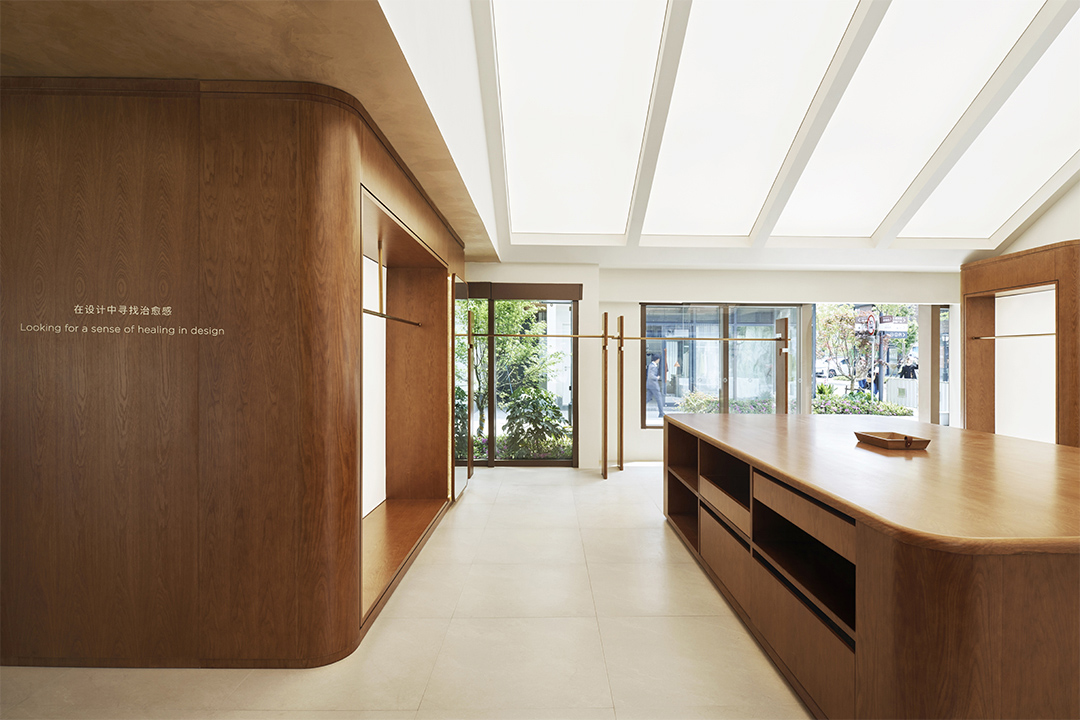 服裝店設計,女裝店設計,服裝店設計案例,服裝店設計方案,零售店設計,商店設計,服裝零售店設計,上海,MINGSI蟠龍天地店,TOPOS DESIGN