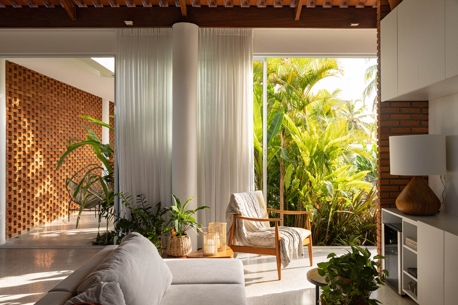 住宅設計,聯排別墅,別墅設計,紅磚別墅,Coletivo de Arquitetos,巴西,庭院別墅,300㎡