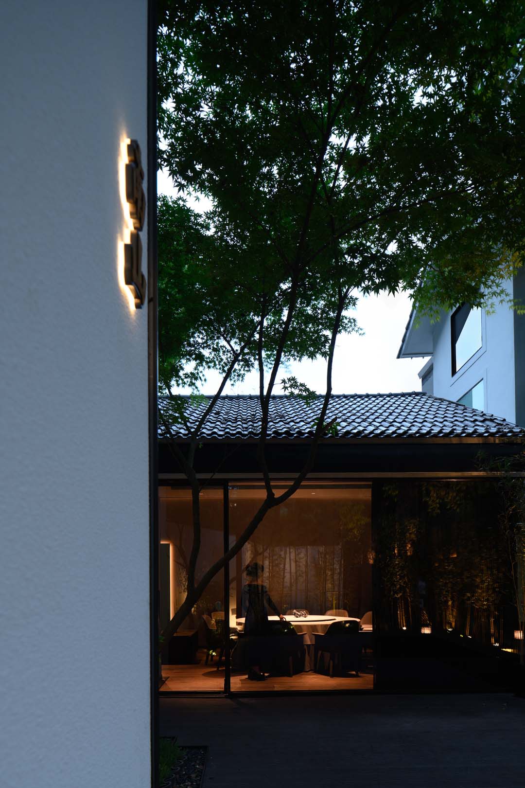 餐廳設計,高檔餐廳設計,壹方設計,中式餐廳設計,新中式餐廳,杭州,餐廳設計案例,杭州玉皇捌號,橖峪室內設計,杭州花敢當景觀,壹+品牌管理谘詢,胡澤