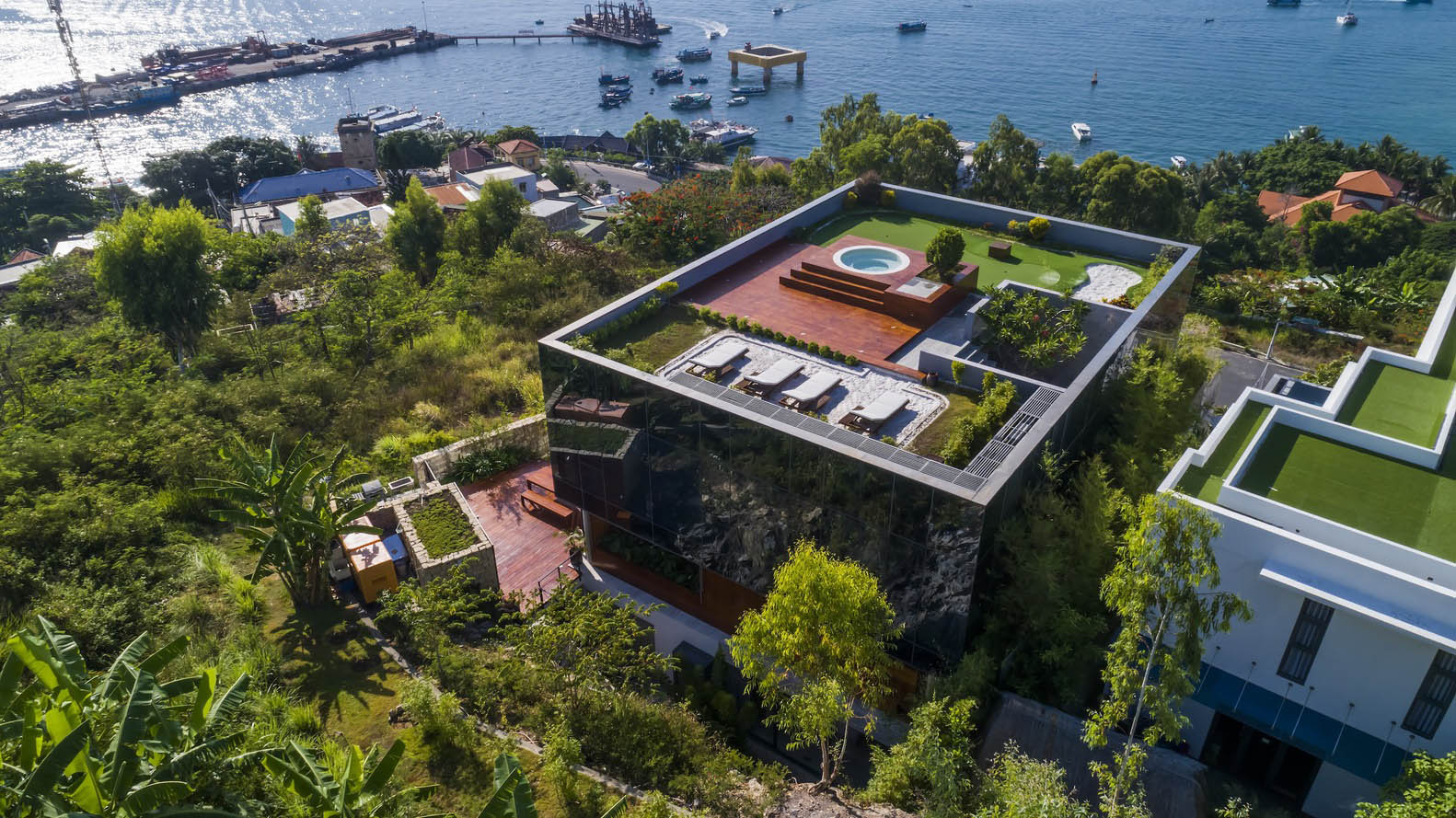 別墅設計,越南,MM++ architects,鏡麵,別墅設計案例,別墅裝修,現代風格別墅設計,海景別墅,現代風格別墅設計案例,968㎡