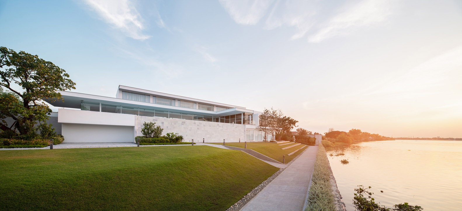 別墅設計,4500㎡,泰國,獨棟別墅設計,豪宅設計,別墅設計案例,別墅裝修,現代風格別墅設計,OfficeAT,現代風格別墅設計案例,濱河別墅