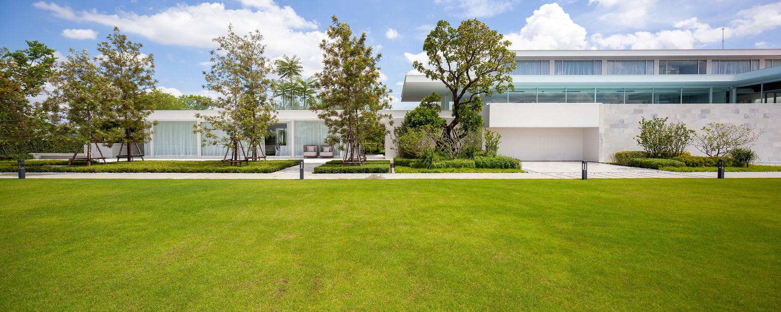 別墅設計,4500㎡,泰國,獨棟別墅設計,豪宅設計,別墅設計案例,別墅裝修,現代風格別墅設計,OfficeAT,現代風格別墅設計案例,濱河別墅