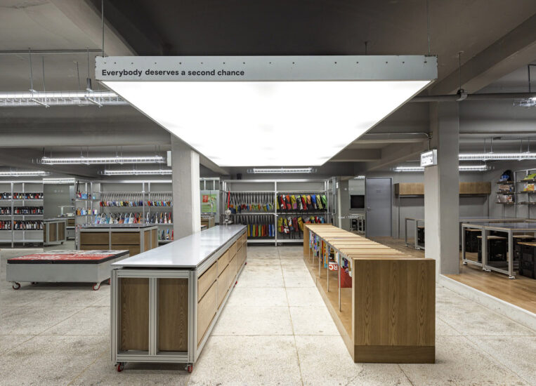 unseenbird | 300㎡，韓國首爾Nukak皮包商店