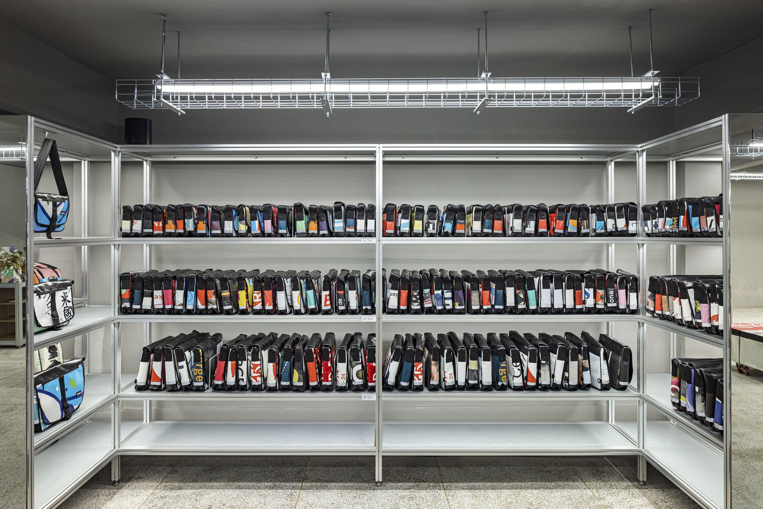 零售店設計,unseenbird,零售店設計案例,零售店設計方案,商店設計,皮包店設計,韓國,首爾,Nukak Store,300㎡