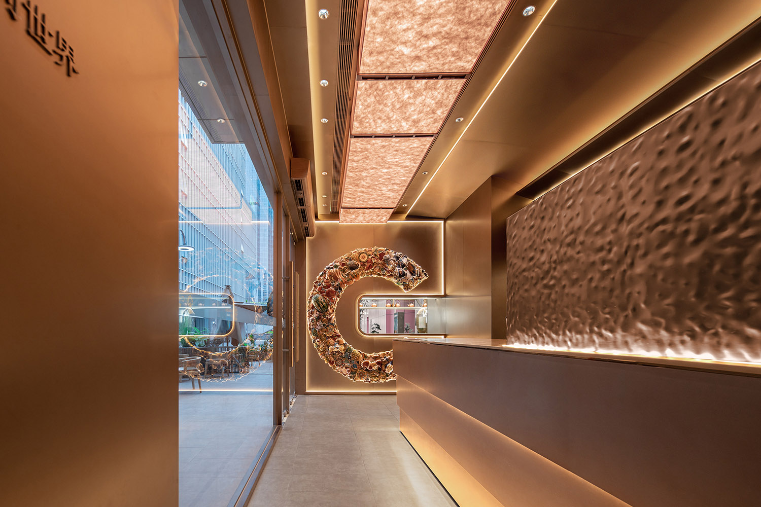 茶飲店設計,茶飲店設計案例,茶飲店設計方案,奶茶店設計,創意茶飲店,霸王茶姬TEA BAR上海兩家旗艦店,霸王茶姬環球港旗艦店,霸王茶姬美羅城旗艦店,尚洋藝術