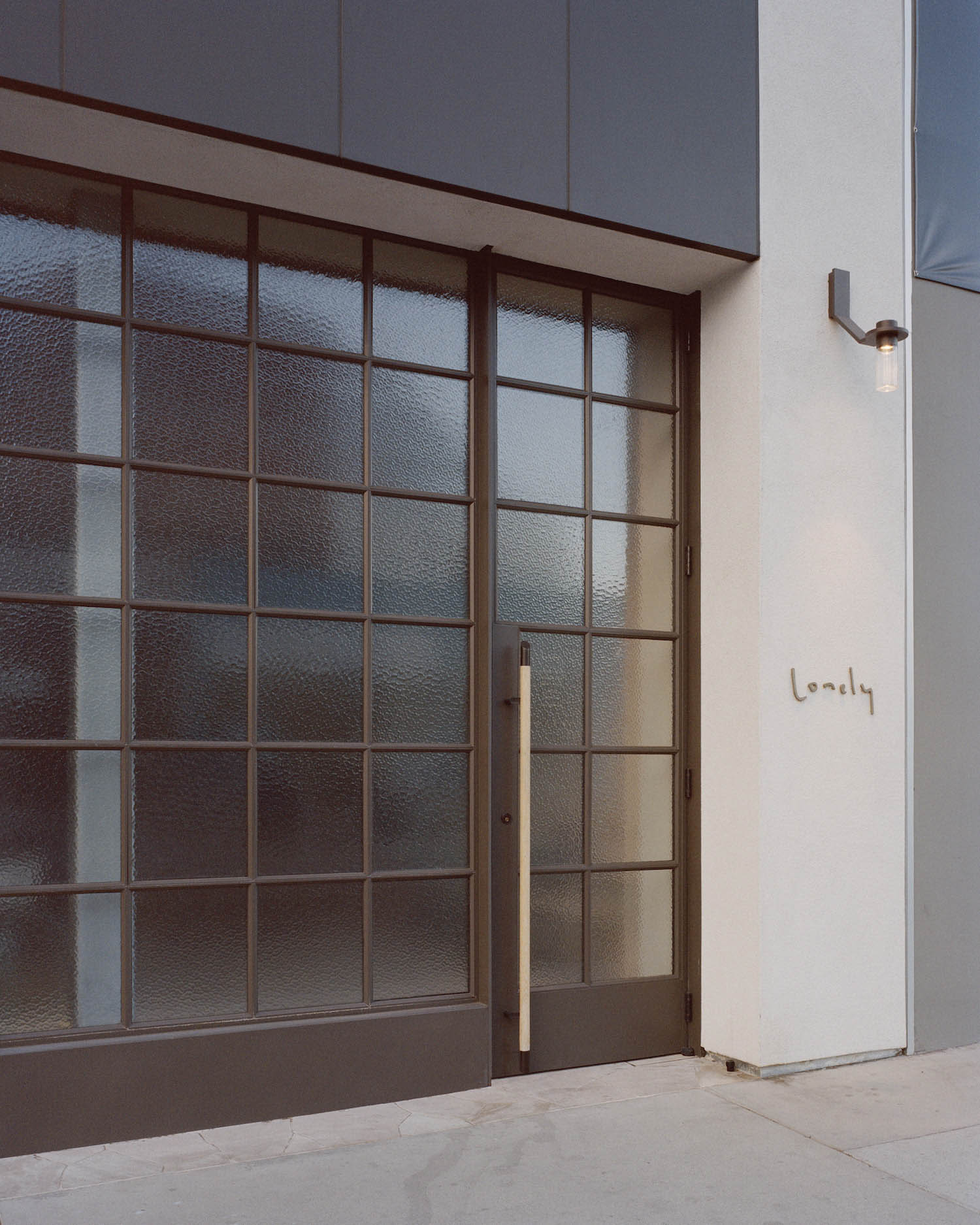 零售店設計,服裝零售店設計,服裝店設計,買手店設計,零售店設計案例,Knight Associates,洛杉磯,極簡主義,Lonely Melrose