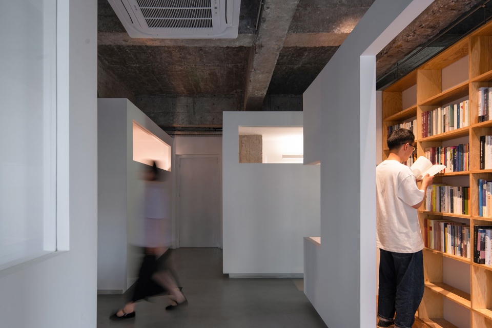 書店設計,酒吧設計,咖啡廳設計,書店設計案例,書店設計方案,拱廊計劃文化空間,南京,MOU建築工社