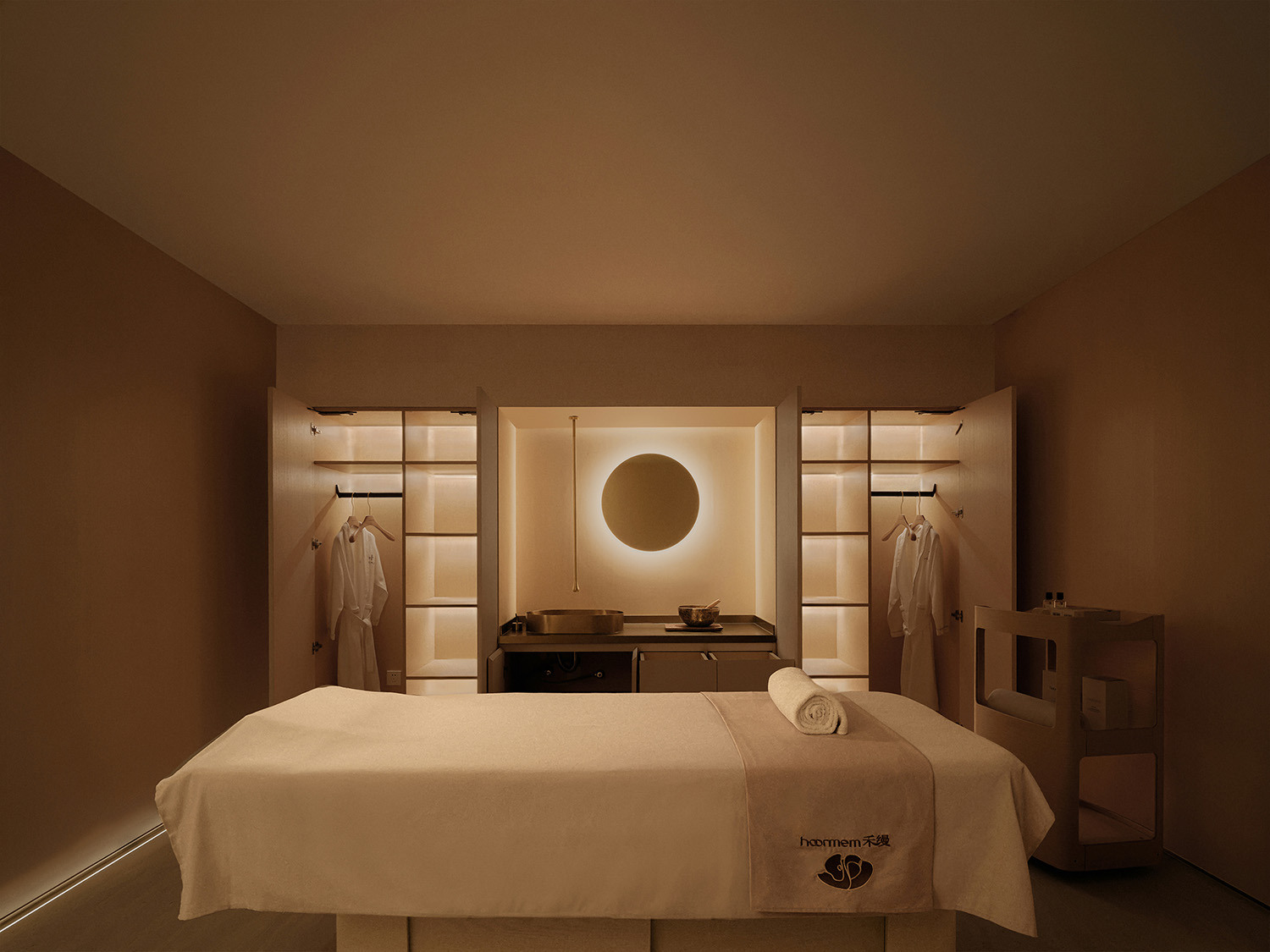 醫美空間設計,醫美中心設計,美容店設計,美容院設計,美容院設計案例,美容院設計方案,美容院裝修,美容院效果圖,福建漳州,禾縵Hoormem肌研美學中心,寸匠熊貓NANA