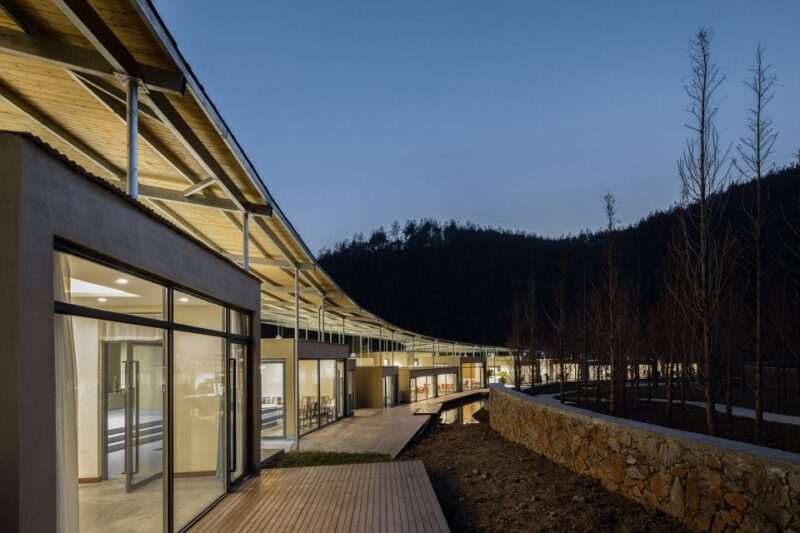 小寫建築事務所 | 湖北五福山水龍家宴餐廳