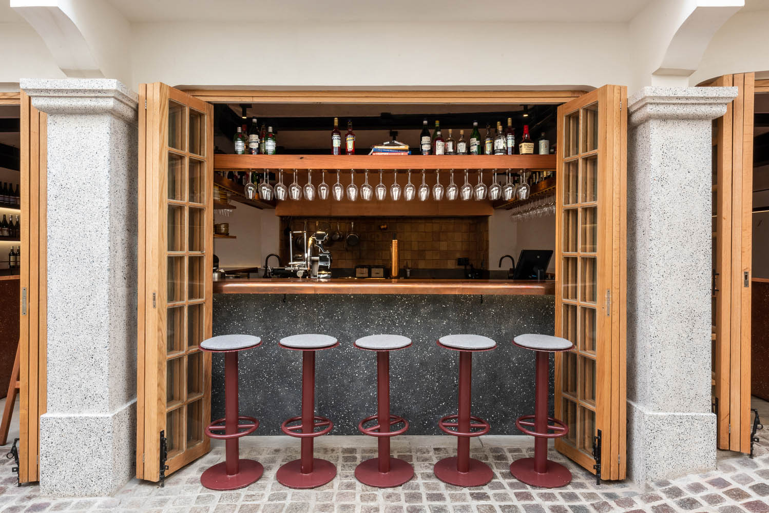 酒吧設計,酒吧設計案例,酒吧設計方案,酒吧裝修,Sofía Betancur,Polpo美食酒吧,墨西哥,70㎡