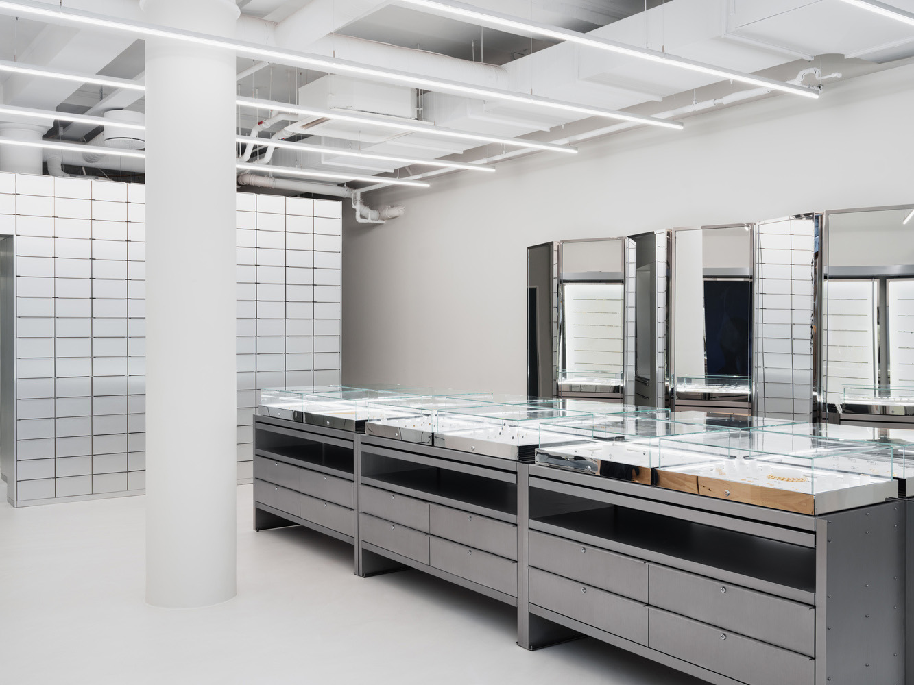 珠寶店設計,飾品店設計,珠寶店設計案例,珠寶店設計方案,商店設計,珠寶展廳設計,Specific Generic,挪威,旗艦店設計,Tom Wood,湯姆·伍德 (Tom Wood)