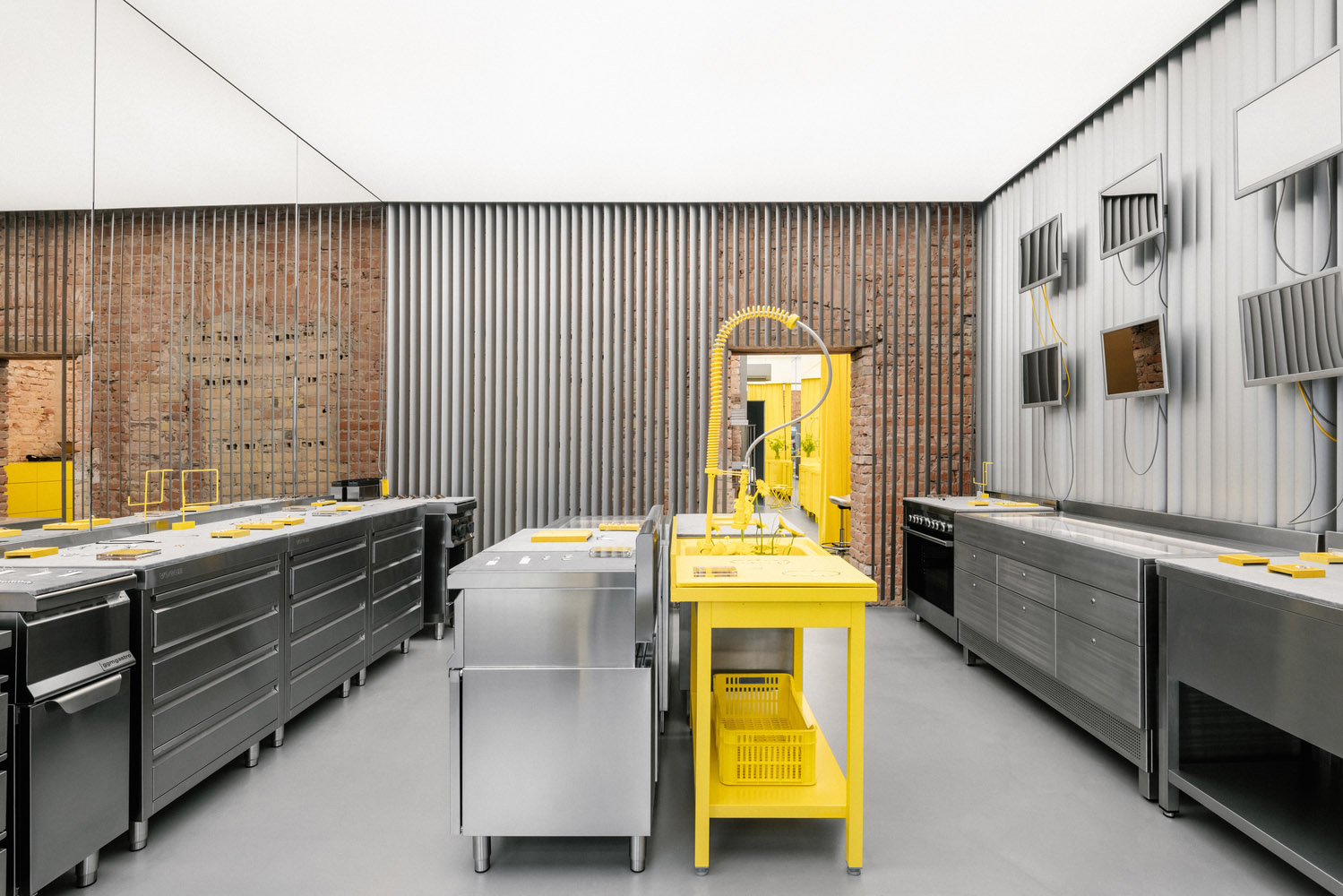 珠寶店設計,飾品店設計,珠寶店設計案例,珠寶店設計方案,商店設計,Crosby Studios,Avgvst 珠寶店,德國,柏林,品牌店設計