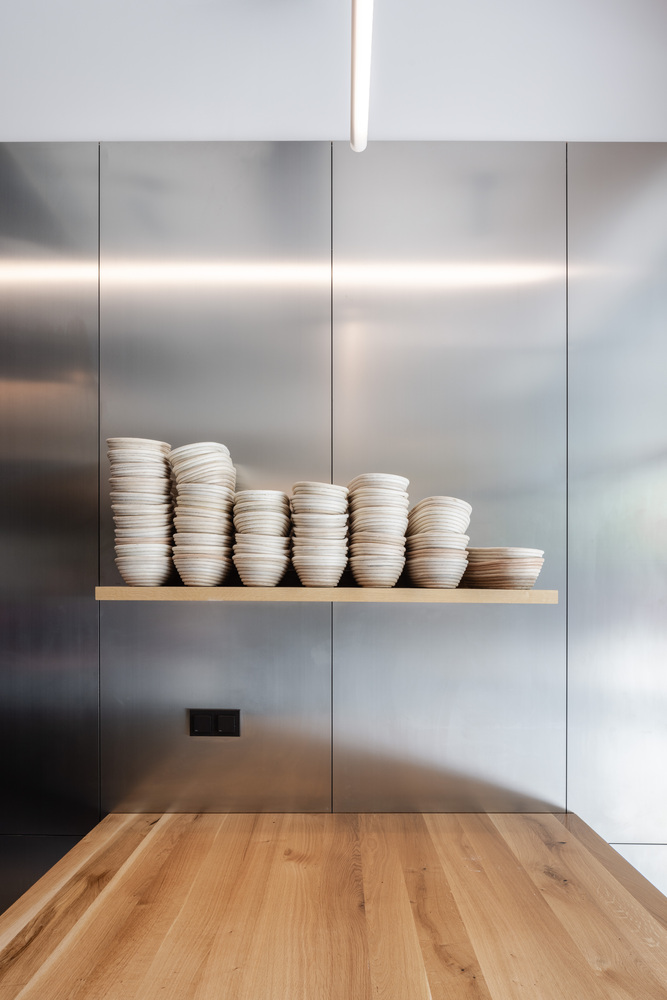 斯洛伐克,Sadovsky & Architects,咖啡廳設計案例,麵包店,極簡主義,麵包店設計,Chlieb Náš麵包店