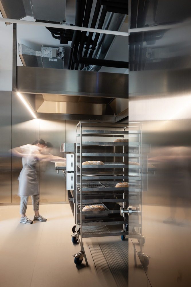 斯洛伐克,Sadovsky & Architects,咖啡廳設計案例,麵包店,極簡主義,麵包店設計,Chlieb Náš麵包店