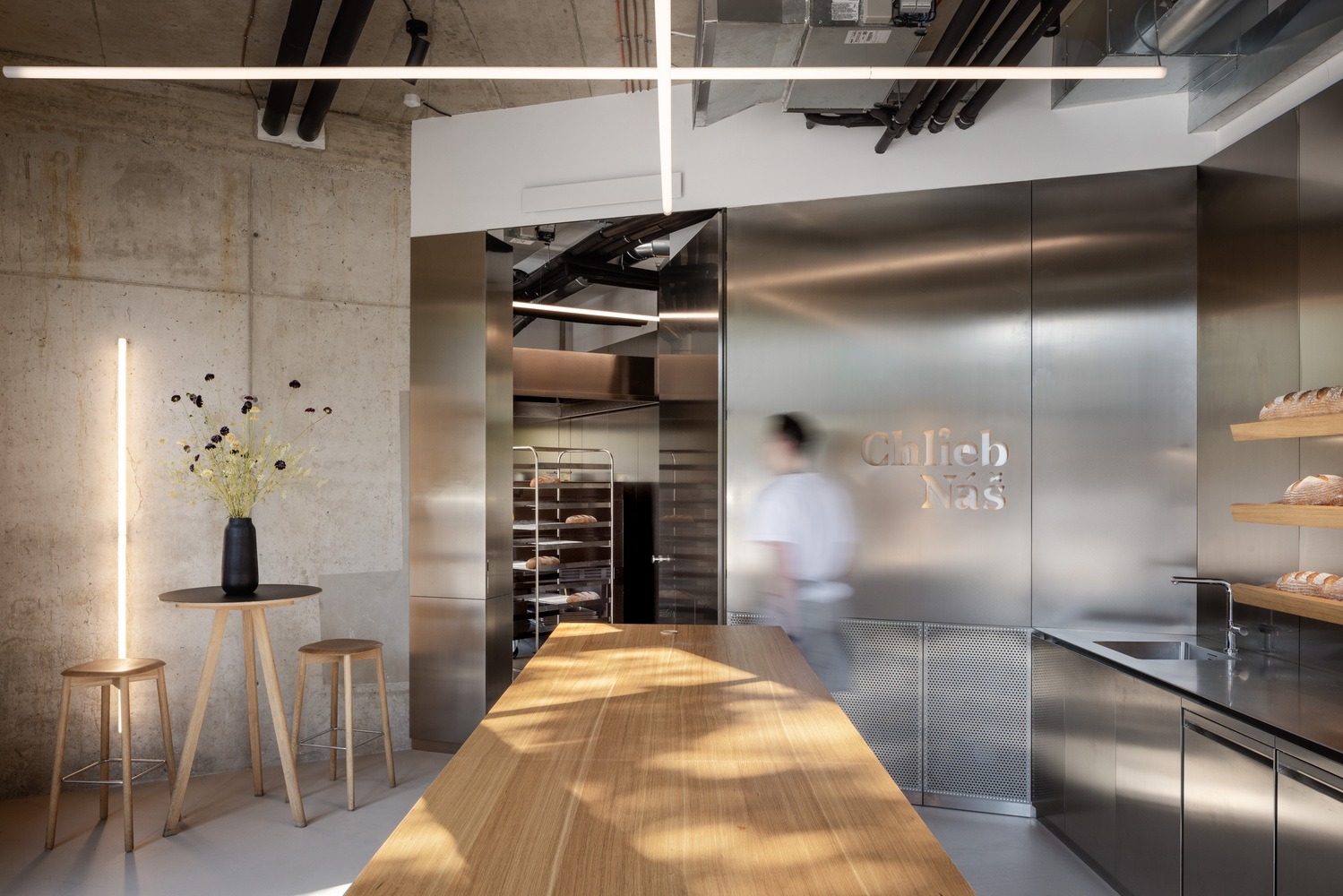 斯洛伐克,Sadovsky & Architects,咖啡廳設計案例,麵包店,極簡主義,麵包店設計,Chlieb Náš麵包店