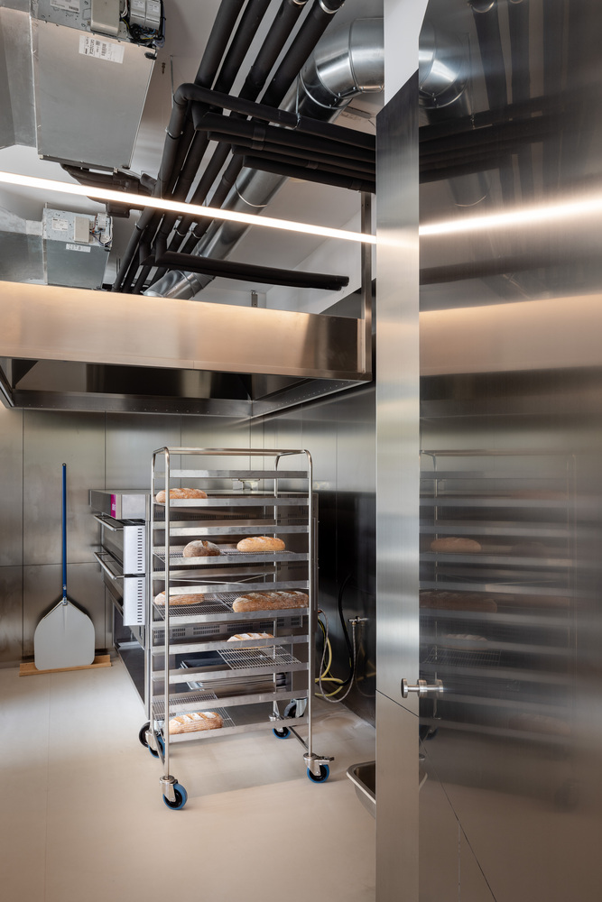 斯洛伐克,Sadovsky & Architects,咖啡廳設計案例,麵包店,極簡主義,麵包店設計,Chlieb Náš麵包店