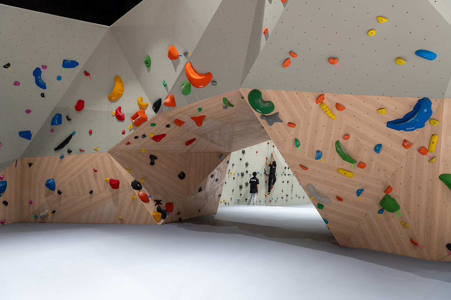 運動場館設計,運動館設計,運動場館設計案例,運動場館設計方案,運動場館裝修,多功能空間設計,武漢,BeInfinity躍行極社繽紛新動境,LUKSTUDIO芝作室,陸穎芝