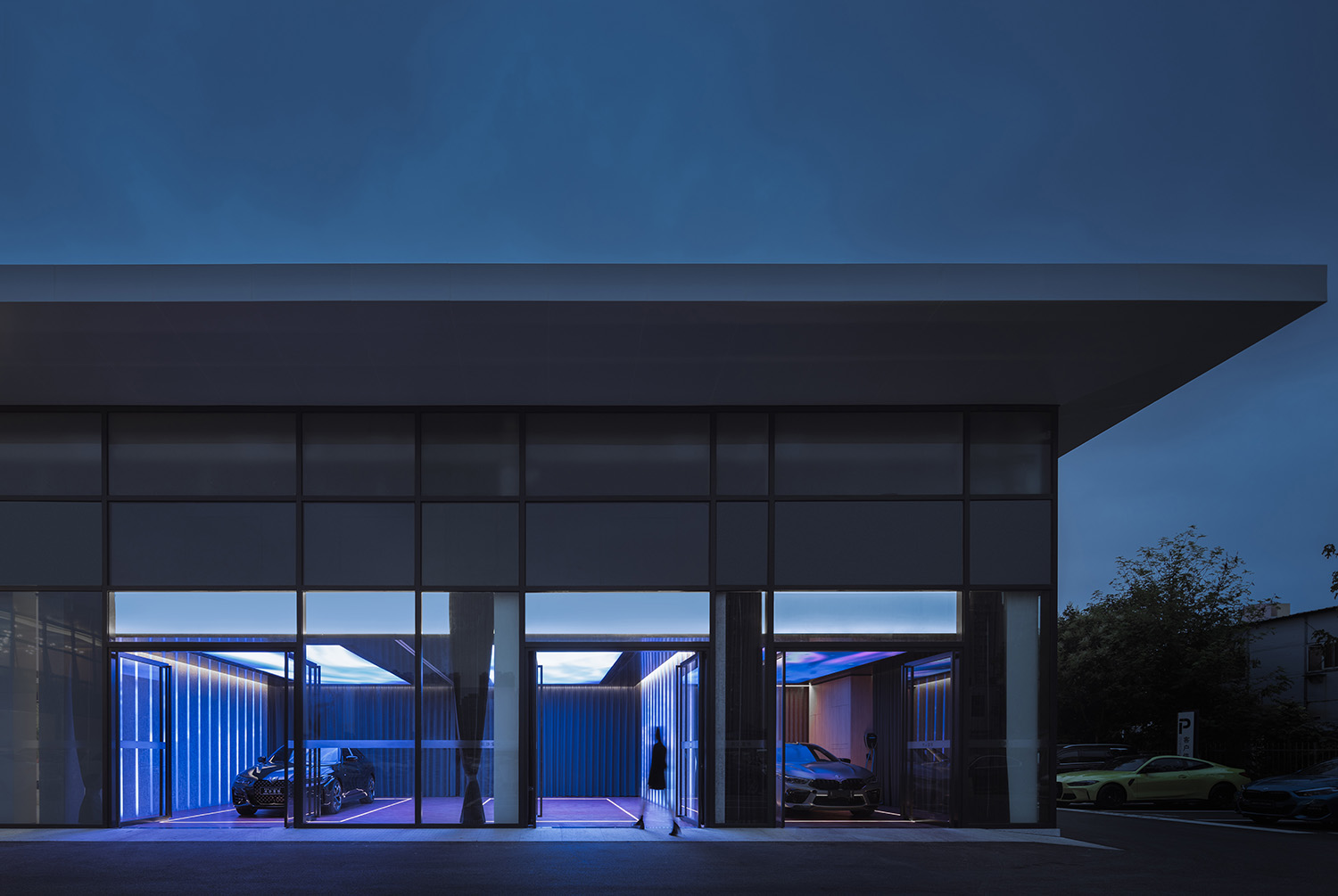 展廳設計,汽車展廳設計,體驗中心設計,體驗店設計,汽車體驗店設計,汽車銷售店設計,展廳設計案例,展廳設計方案,長沙,City Walk：BMW長沙可持續智能化展廳,ARCHIHOPE朱海博建築事務所