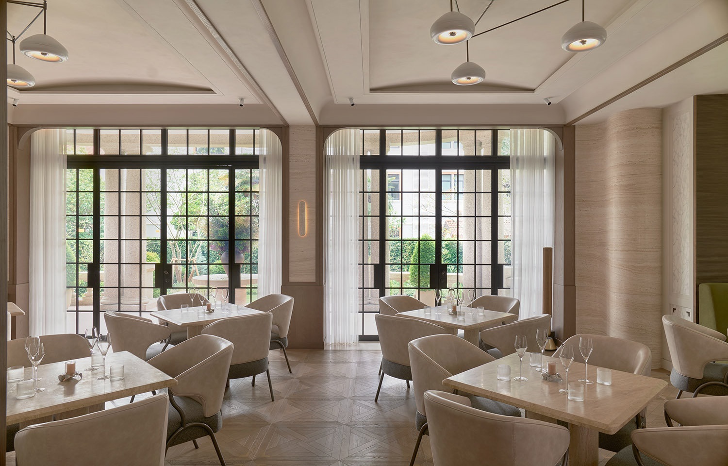 餐廳設計,餐廳設計案例,餐廳設計方案,洋房餐廳設計,餐廳裝修,餐廳效果圖,休閑餐廳設計,餐廳改造,上海,EHB餐廳,召禾設計