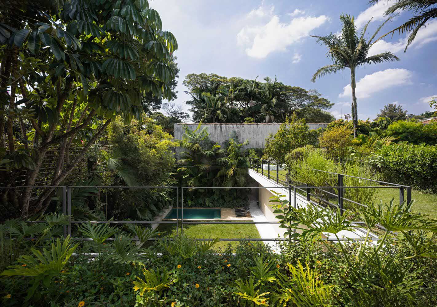 住宅設計,別墅設計案例,Gabriella Ornaghi,庭院別墅,巴西,國外住宅設計案例,400㎡,聖保羅,景觀別墅