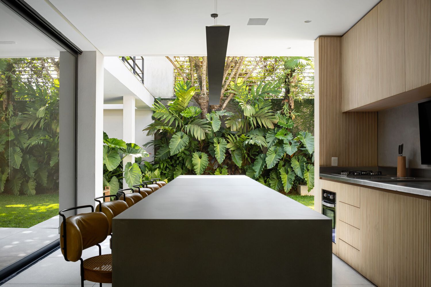 住宅設計,別墅設計案例,Gabriella Ornaghi,庭院別墅,巴西,國外住宅設計案例,400㎡,聖保羅,景觀別墅