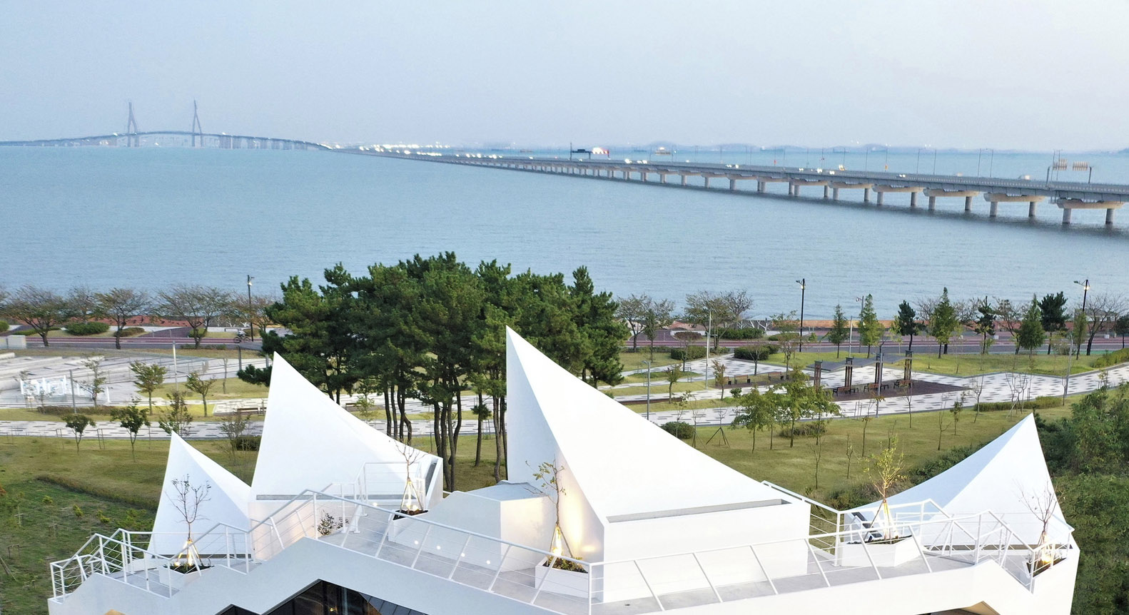 IROJE KHM Architects,別墅設計案例,韓國,首爾,海景別墅,國外別墅設計案例,375㎡,白色別墅