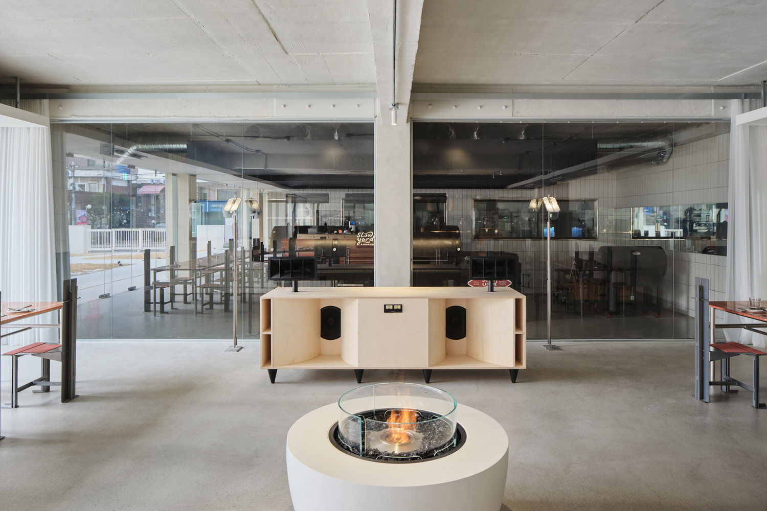 酒吧設計方案,酒吧裝修,休閑餐廳設計,Indiesalon,餐廳設計,酒吧,Slowyard BBQ 酒吧&餐廳,韓國,酒吧餐廳設計,首爾麻浦