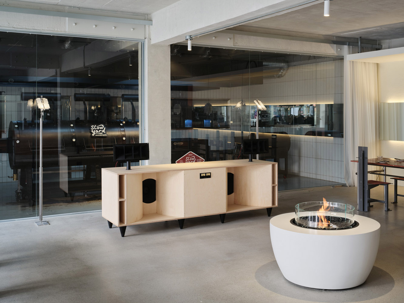 酒吧設計方案,酒吧裝修,休閑餐廳設計,Indiesalon,餐廳設計,酒吧,Slowyard BBQ 酒吧&餐廳,韓國,酒吧餐廳設計,首爾麻浦