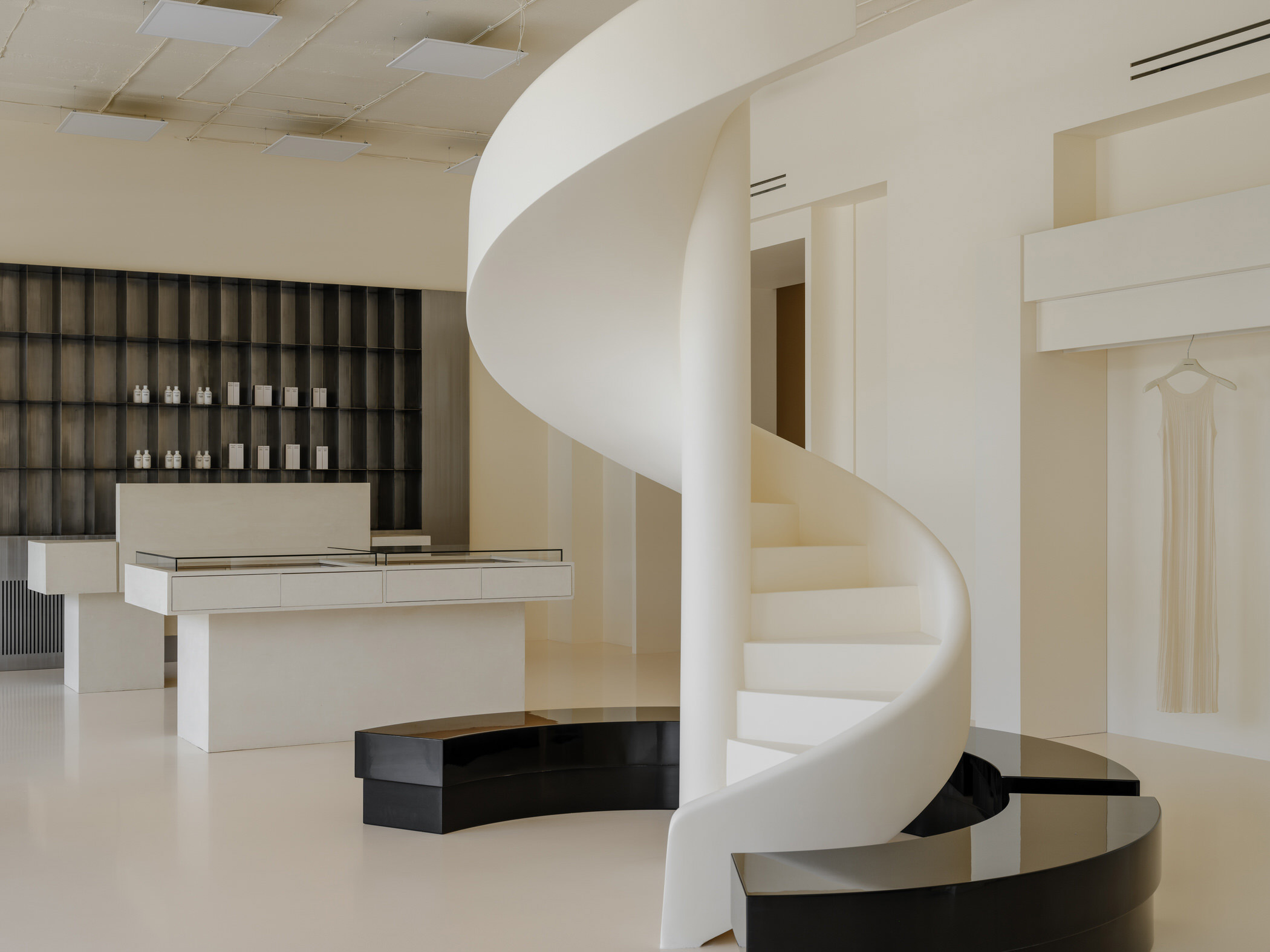 商店設計,零售店設計,集合店設計,Polina Ditsman,概念店設計,品牌零售店設計,零售店設計案例,零售店設計方案,俄羅斯,莫斯科,奶油色