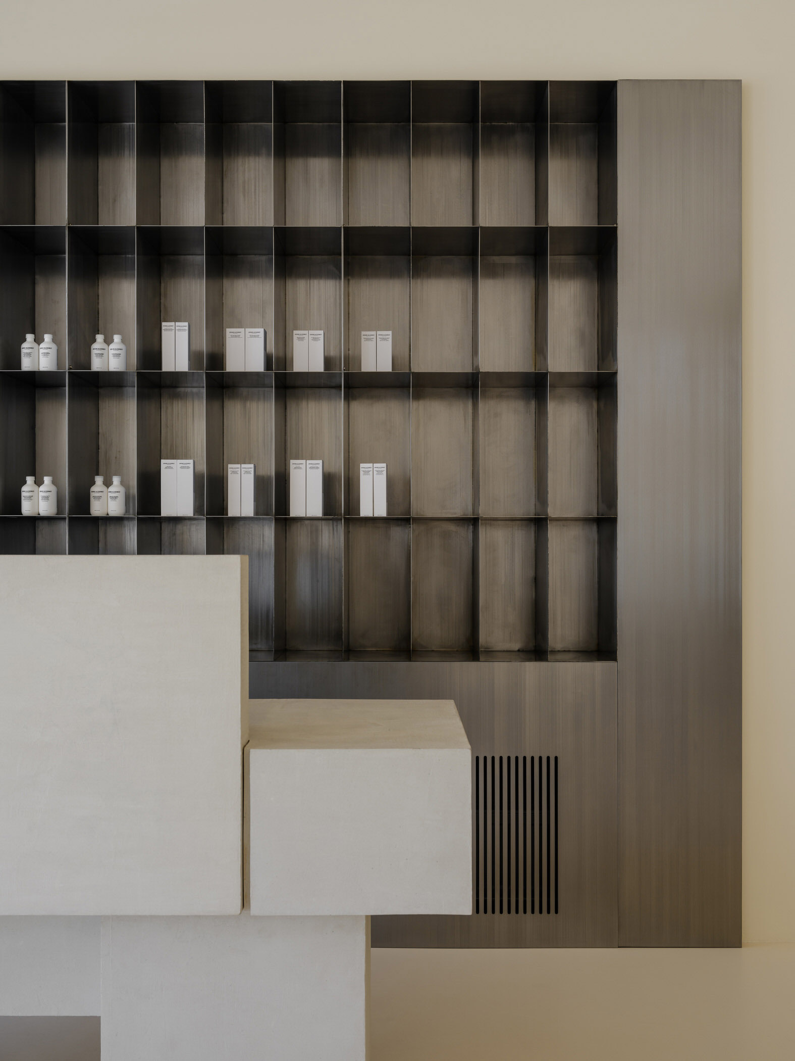 商店設計,零售店設計,集合店設計,Polina Ditsman,概念店設計,品牌零售店設計,零售店設計案例,零售店設計方案,俄羅斯,莫斯科,奶油色