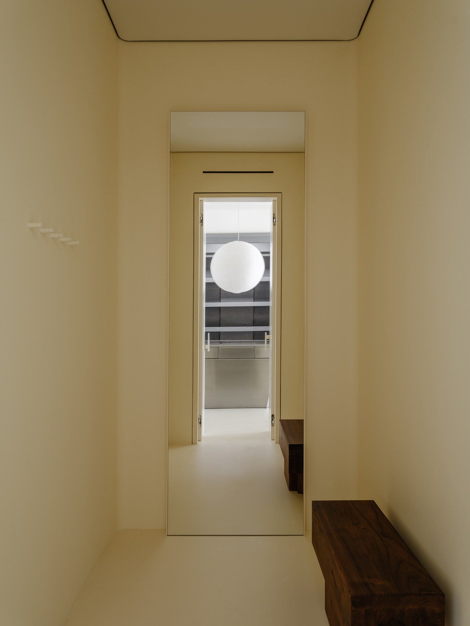 商店設計,零售店設計,集合店設計,Polina Ditsman,概念店設計,品牌零售店設計,零售店設計案例,零售店設計方案,俄羅斯,莫斯科,奶油色