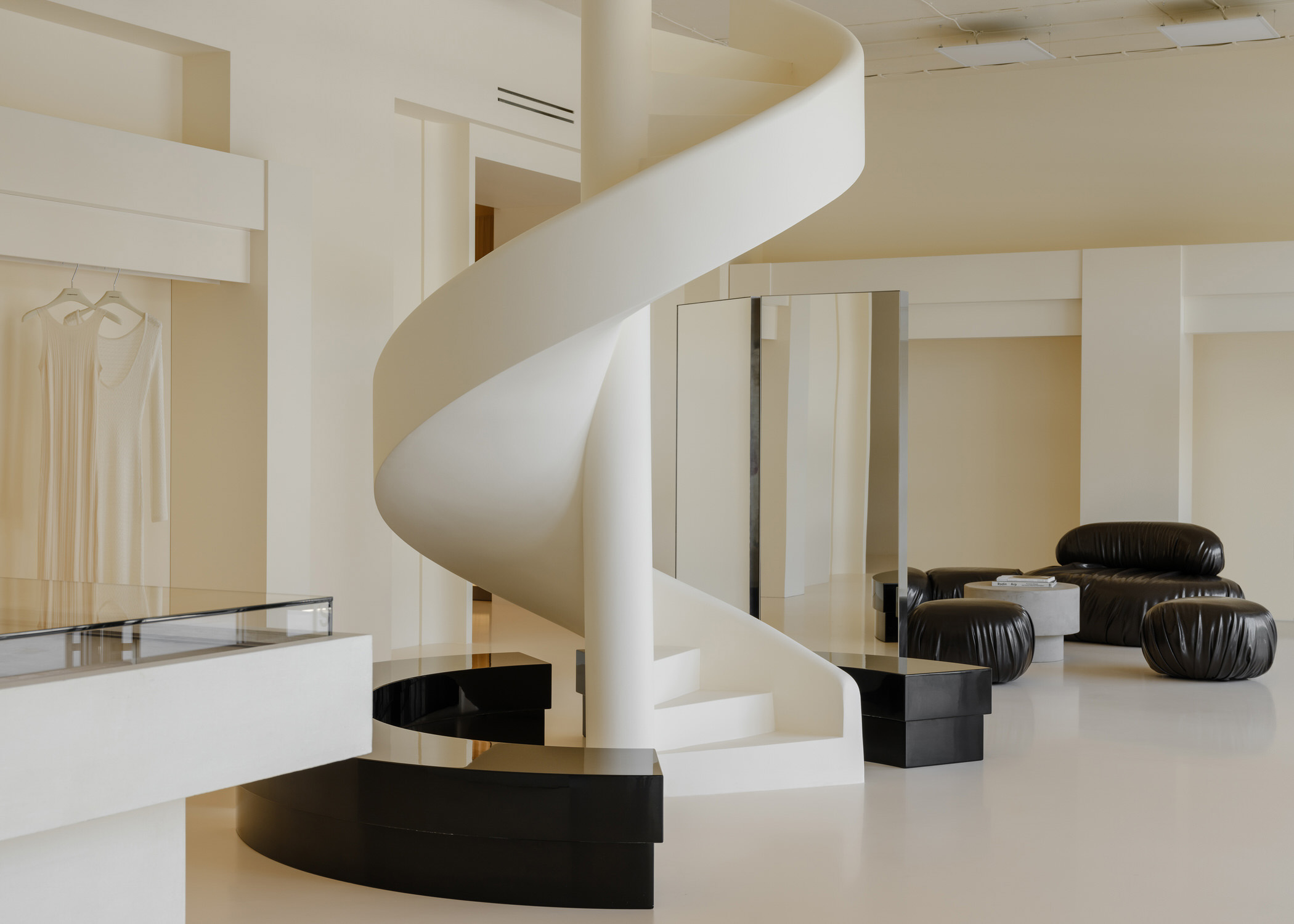 商店設計,零售店設計,集合店設計,Polina Ditsman,概念店設計,品牌零售店設計,零售店設計案例,零售店設計方案,俄羅斯,莫斯科,奶油色