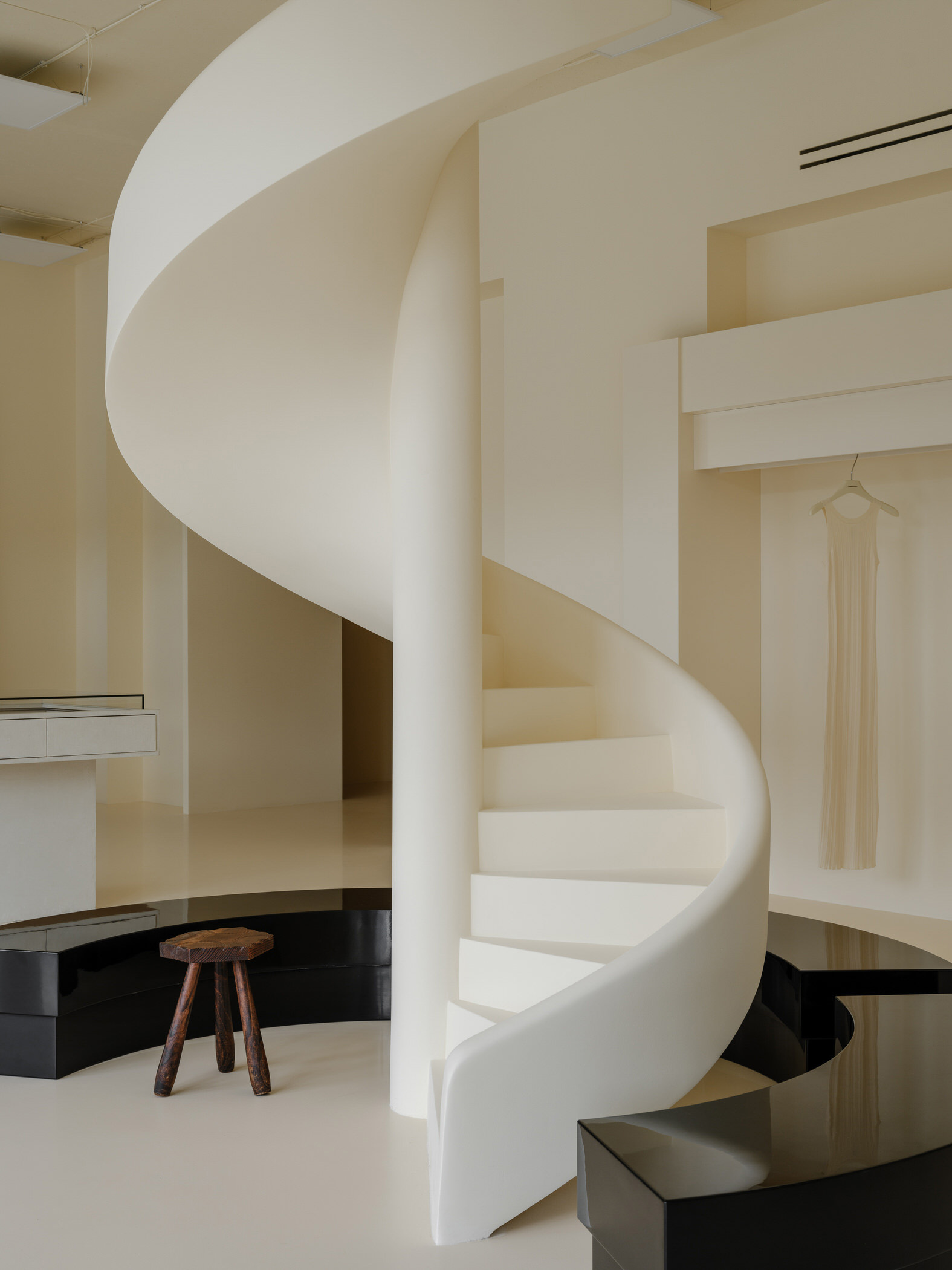 商店設計,零售店設計,集合店設計,Polina Ditsman,概念店設計,品牌零售店設計,零售店設計案例,零售店設計方案,俄羅斯,莫斯科,奶油色