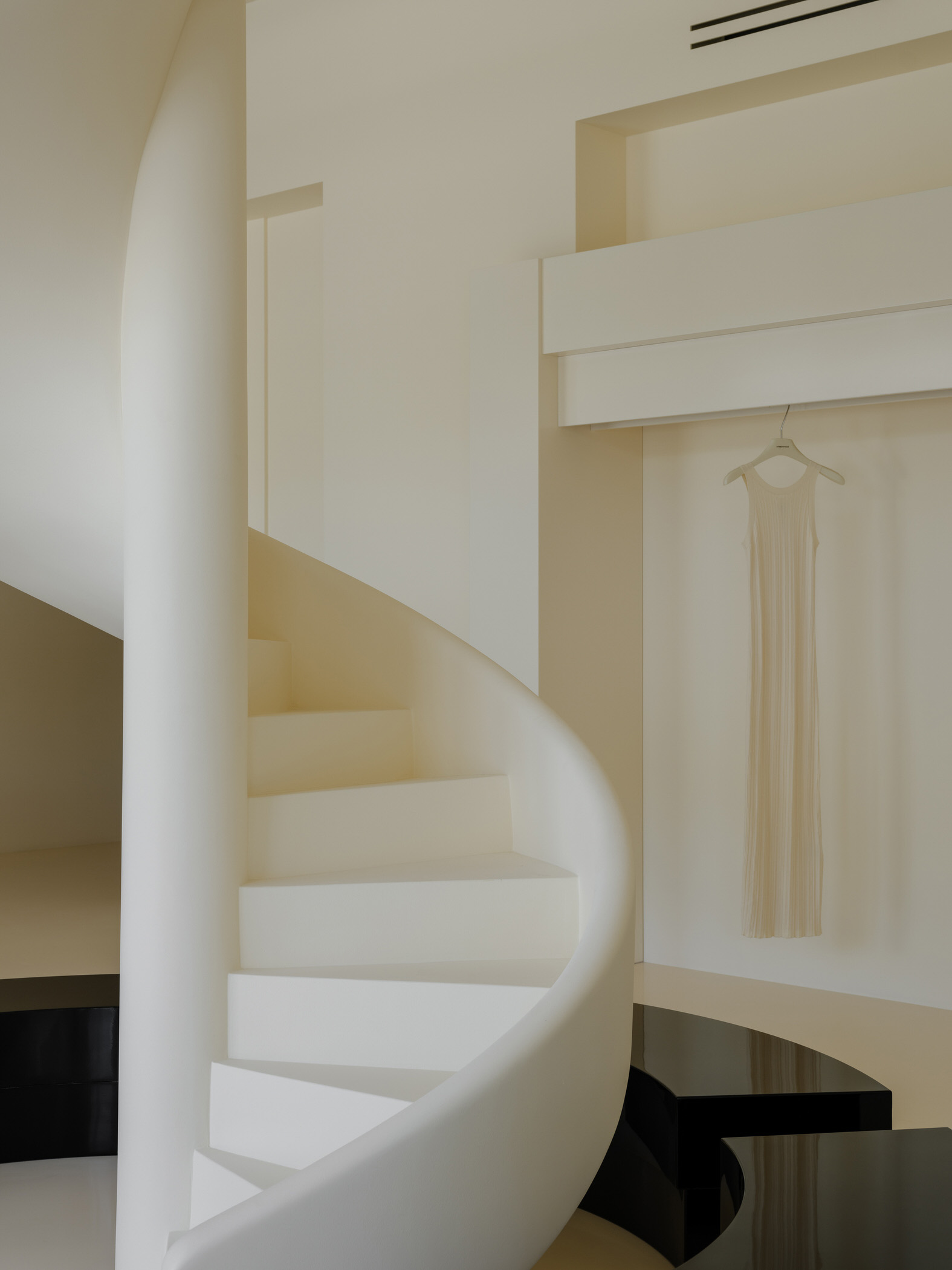 商店設計,零售店設計,集合店設計,Polina Ditsman,概念店設計,品牌零售店設計,零售店設計案例,零售店設計方案,俄羅斯,莫斯科,奶油色