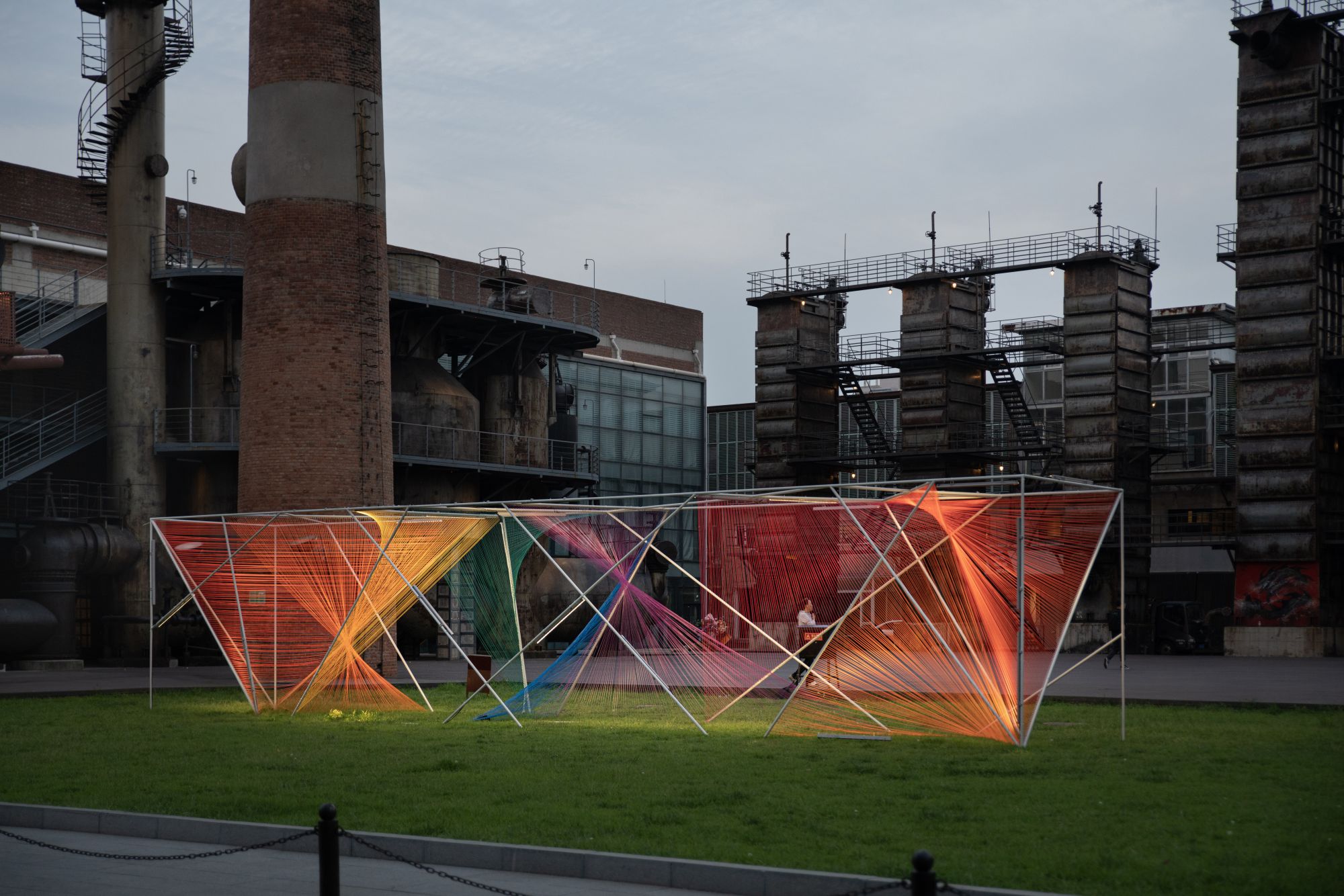 裝置設計,藝術裝置,燈光裝置設計,互動裝置,2023北京戲劇節藝術裝置《光織》,北京,MARS星球建築設計