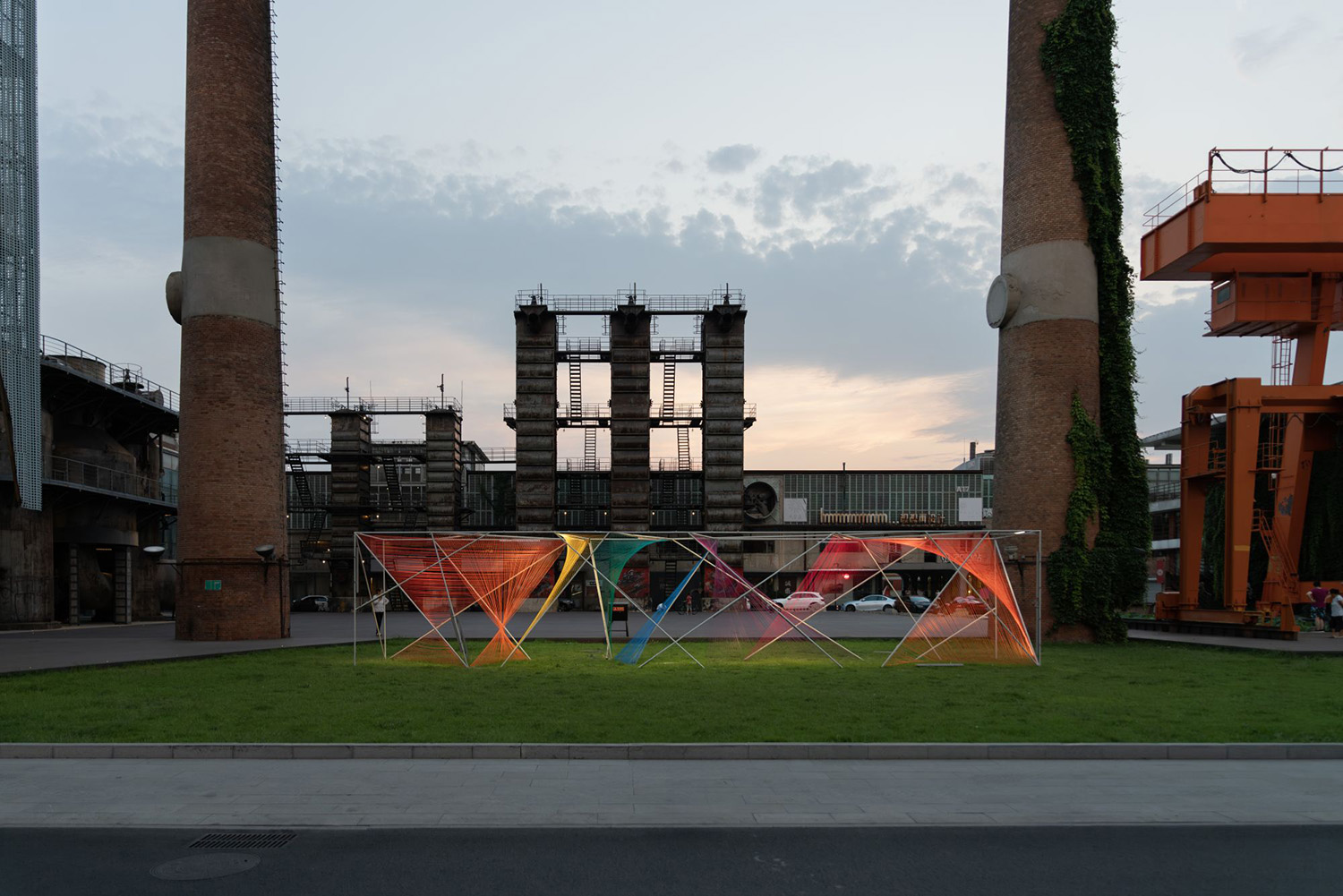 裝置設計,藝術裝置,燈光裝置設計,互動裝置,2023北京戲劇節藝術裝置《光織》,北京,MARS星球建築設計