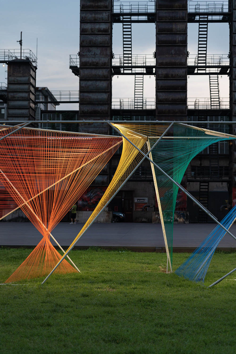 裝置設計,藝術裝置,燈光裝置設計,互動裝置,2023北京戲劇節藝術裝置《光織》,北京,MARS星球建築設計