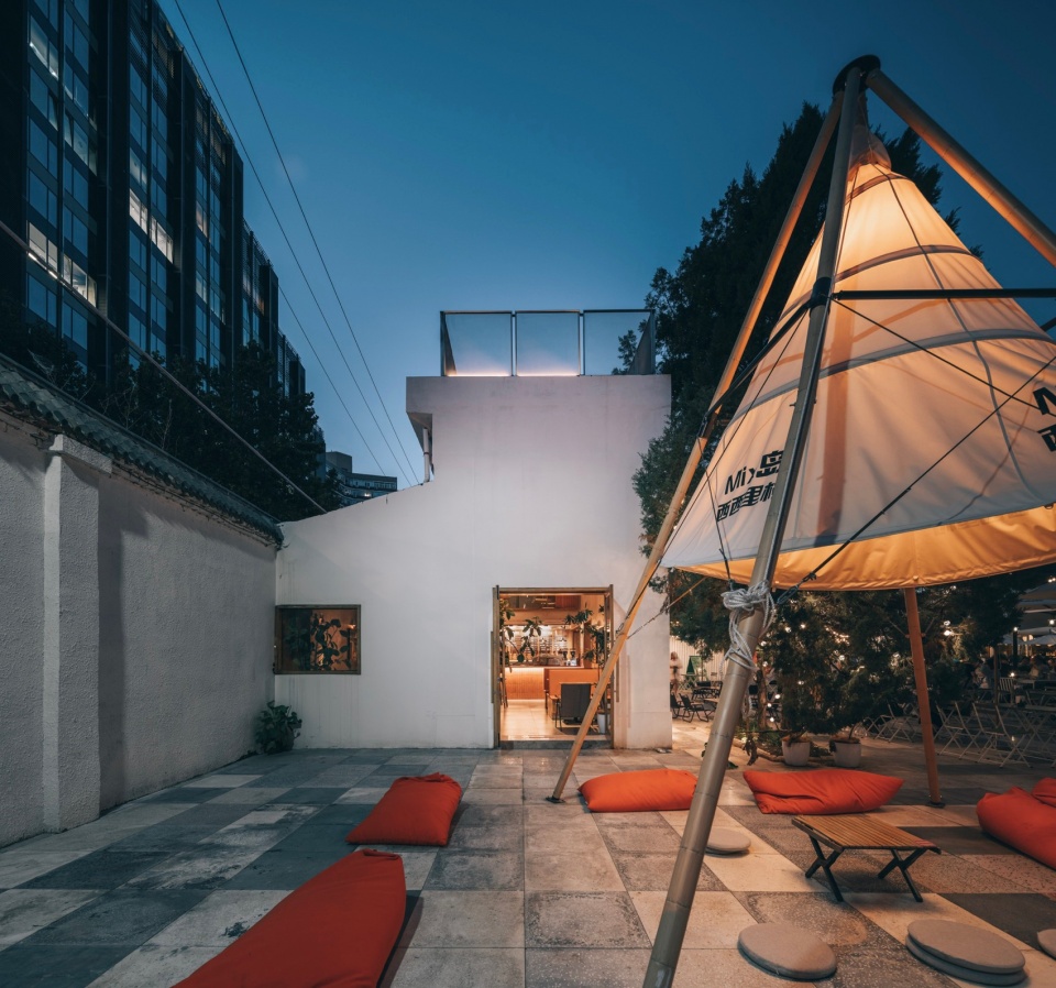 酒館設計,酒吧設計案例,現代風格酒吧設計,咖啡廳設計,咖啡廳設計案例,咖啡廳裝修,咖啡廳酒館,MIX島日咖夜酒集合店,北京,BLUE ARK清坪樂酒館&DAO咖啡,DAGA大觀建築設計